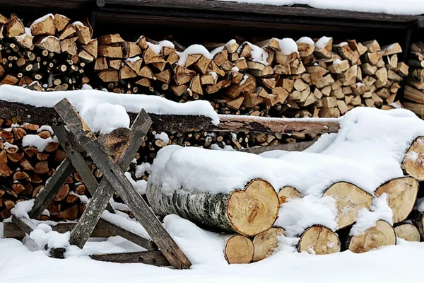 Chopped firewood woodpile — Stock Photo, Image