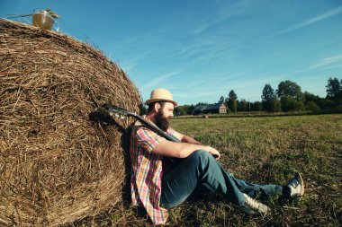 adam gitar ve bira niteliğine