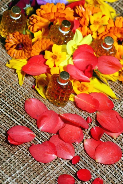 Petals perfume bottles flower — Stock Photo, Image