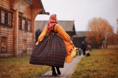 Antik gelenek kavramı. Slav karnavalı. Ayinler, danslar, falcılık. Avrupa Slavlarının Kıyafetleri.