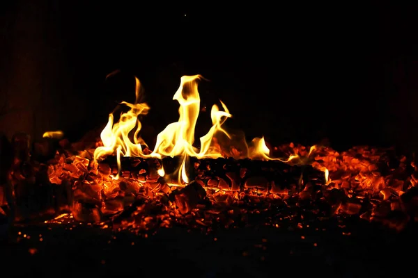 Faíscas Quentes Vermelhas Arder Voam Grande Incêndio Belo Fundo Abstrato — Fotografia de Stock