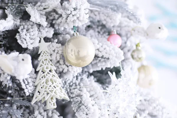 Noël Fond Vacances Boule Argent Rouge Suspendue Arbre Décoré Avec — Photo