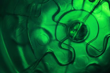 3D konsept tasarımı, soyut yeşil geometrik arkaplan, mimari cam yapılandırması 3D. Parlak yeşil desenli cam pencere penceresi.