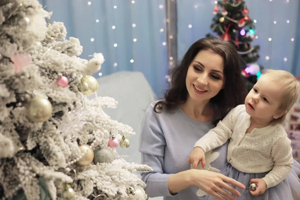 Silvestr Dům Vyzdoben Pro Dovolenou Chytře Oblečený Vánoční Stromek Věncem — Stock fotografie