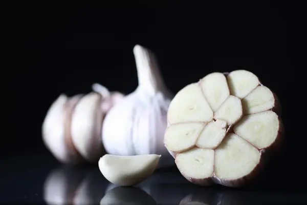 Diente Ajo Fresco Sobre Fondo Negro Ajo Rico Vitaminas Primavera — Foto de Stock