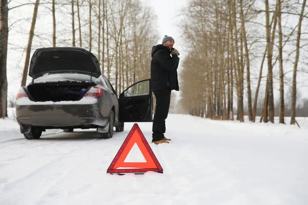 Man Car Winter Road Walk Car Repair — Stock Photo, Image