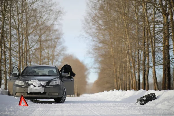 Man Broken Car Cold Winter — Stock Photo, Image