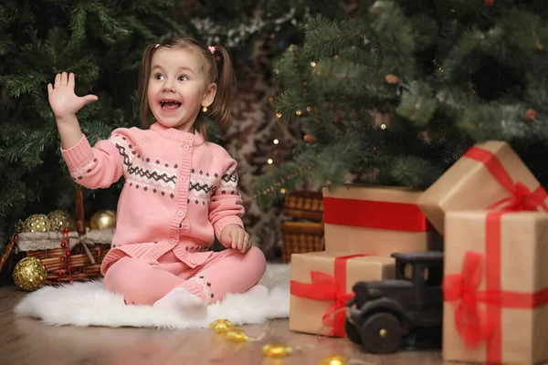 Little Girl Christmas Atmosphere Girl Happy Christmas Gifts Child New — Stock Photo, Image