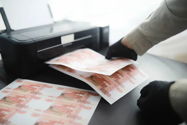 Het Concept Van Wereldwijde Economische Crisis Illegale Productie Van Geld — Stockfoto