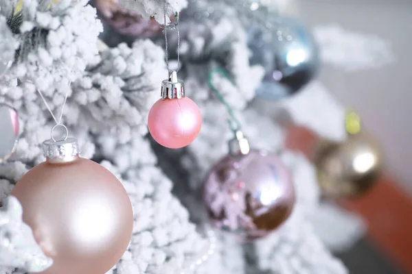 Noël Fond Vacances Boule Argent Rouge Suspendue Arbre Décoré Avec — Photo