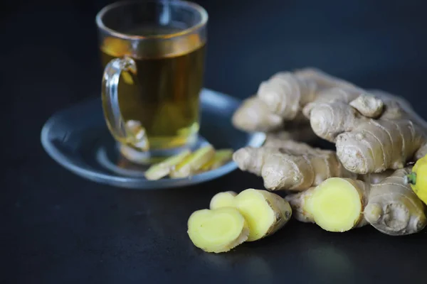 Ginger Root Whole Sliced Ginger Tea Lemon Dark Background Fresh — Stock Photo, Image