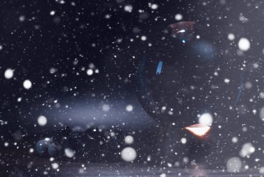 Kristal küre kaderi tahmin eder. Geleceğe yönelik tahminler.