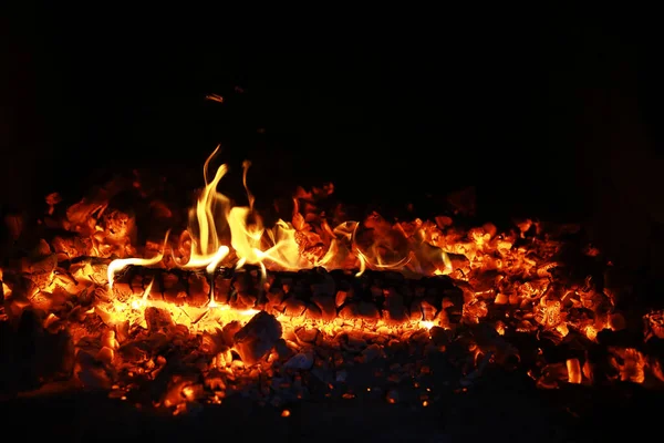 Faíscas Quentes Vermelhas Arder Voam Grande Incêndio Belo Fundo Abstrato — Fotografia de Stock