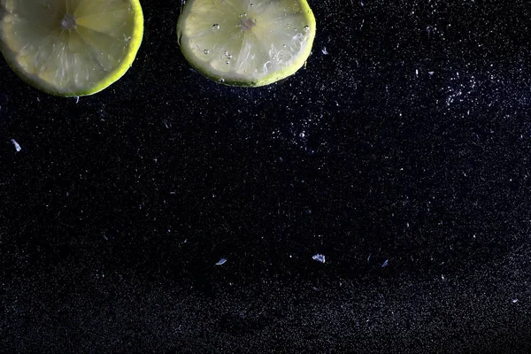 Water Drops Ripe Sweet Lemon Fresh Lime Background Copy Space — Stock Photo, Image