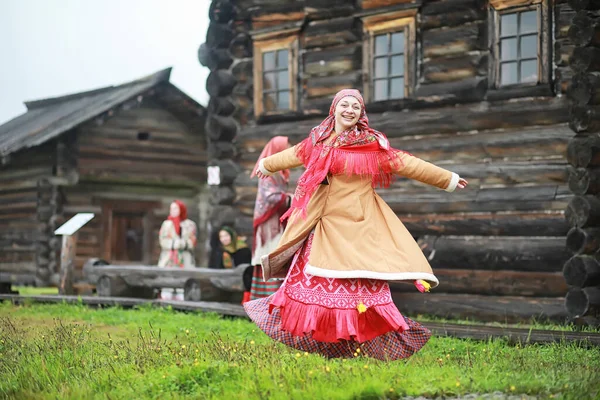 Traditionelle Slawische Rituale Rustikalen Stil Sommer Freien Slawischer Dorfbauernhof Bauern — Stockfoto