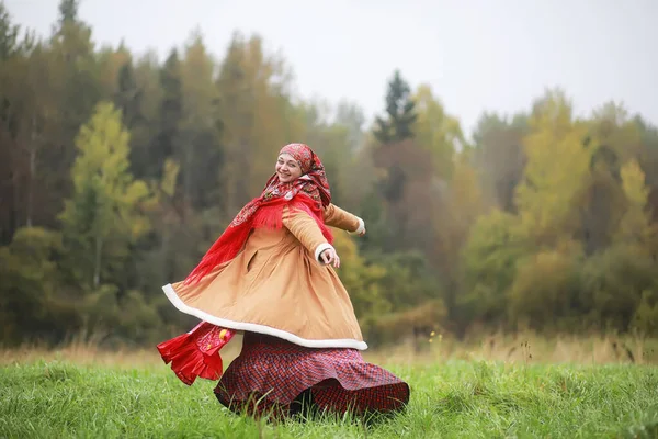 Traditionella Slaviska Ritualer Rustik Stil Utomhus Sommaren Slavisk Bondgård Bönder — Stockfoto