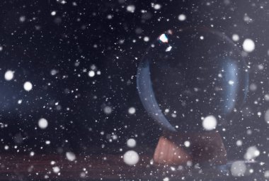 Kristal küre kaderi tahmin eder. Geleceğe yönelik tahminler.