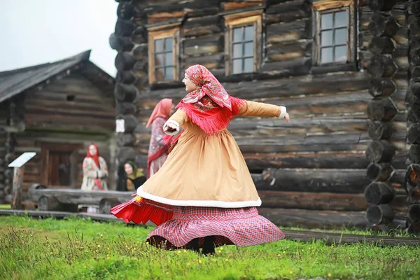 Traditionella Slaviska Ritualer Rustik Stil Utomhus Sommaren Slavisk Bondgård Bönder — Stockfoto