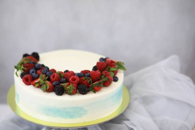 Farklı kremalı güzel pasta bisküvisi ve dekorasyon.