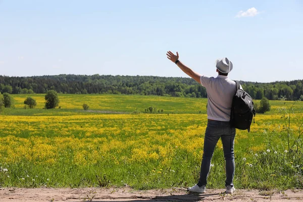 Young Man Travels Backpack Summer Day Outdoor — Stock Photo, Image