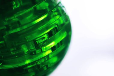 Konsept tasarım, soyut yeşil geometrik arkaplan, mimari cam yapı