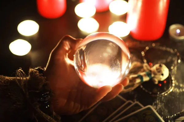 Mystieke Stilleven Met Voodoo Pop Tarotkaarten Boeken Kwade Kaarsen Hekserij — Stockfoto