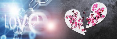 Beyaz kalp şeklinde yapboz. Kalp sorunları. Bölünmemiş aşk. Kırık kalp. Kalbin anahtarı. Kilitte kapalı bir kalp. Aşk kavramı.