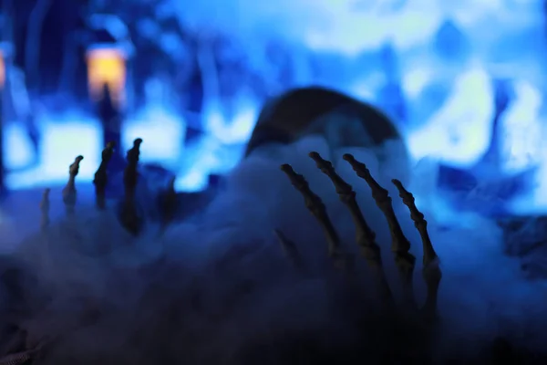 Скелет Зомби Вырывающийся Могилы Хэллоуин — стоковое фото