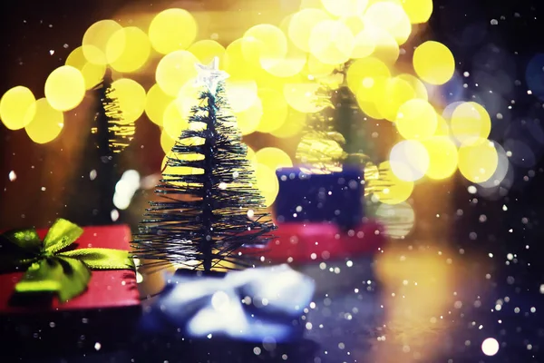 크리스마스와 배경에는 전나무 — 스톡 사진