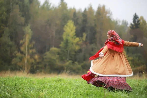 Rituales Eslavos Tradicionales Estilo Rústico Aire Libre Verano Granja Aldea —  Fotos de Stock