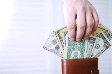 Nakit para büyük bir yığının içinde finans geçmişi olarak. Kağıt paralar kapansın. Üst görünüm