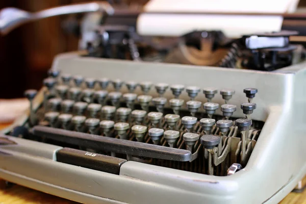 Retro Grauer Schreibmaschinenbrief — Stockfoto