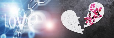 Beyaz kalp şeklinde yapboz. Kalp sorunları. Bölünmemiş aşk. Kırık kalp. Kalbin anahtarı. Kilitte kapalı bir kalp. Aşk kavramı.