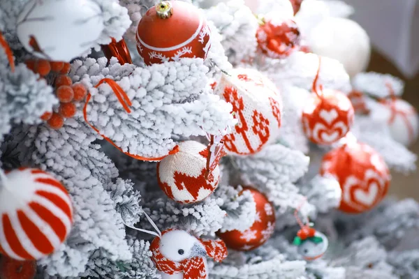 Noël Fond Vacances Boule Argent Rouge Suspendue Arbre Décoré Avec — Photo