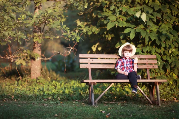 Children Walk Autumn Park Leaf Fall Park Family Fall Happiness — Stock Photo, Image