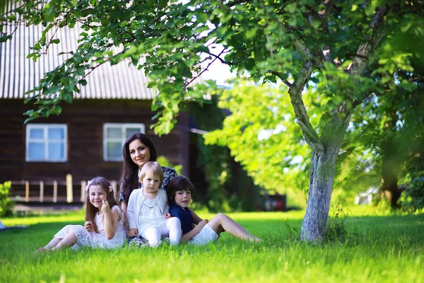 Young Large Family Summer Morning Walk Beautiful Mother Children Playing — Stock Photo, Image