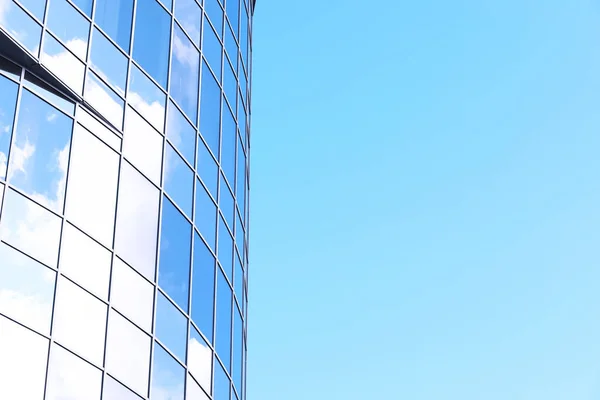 Архітектурна Деталь Фасаду Численними Відображеннями Інших Будівель Сонця Зовнішній Вигляд — стокове фото