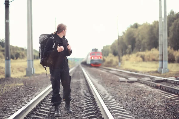 Viaggiare Con Uno Zaino Piedi Autostop — Foto Stock