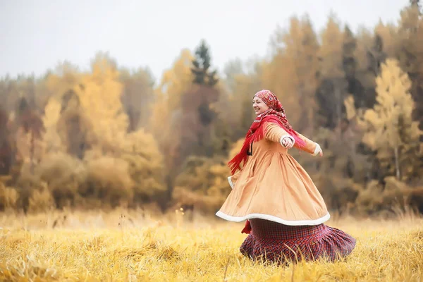 Traditionella Slaviska Ritualer Rustik Stil Utomhus Sommaren Slavisk Bondgård Bönder — Stockfoto