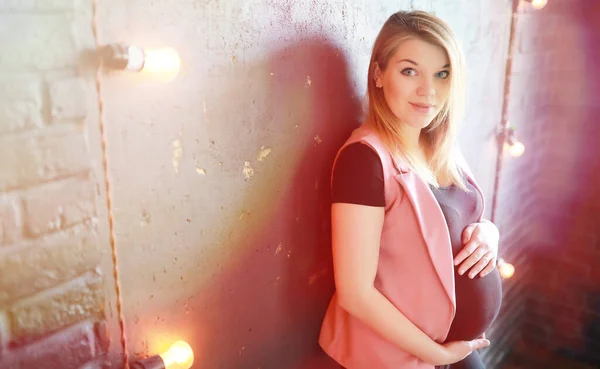 Embarazada Joven Hermosa Chica Noveno Mes Interior — Foto de Stock