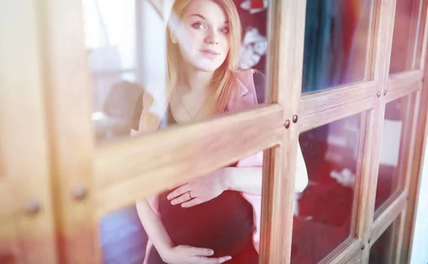 Embarazada Joven Hermosa Chica Noveno Mes Interior —  Fotos de Stock