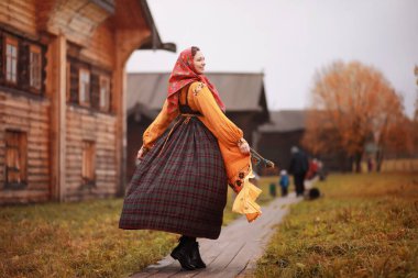 Antik gelenek kavramı. Slav karnavalı. Ayinler, danslar, falcılık. Avrupa Slavlarının Kıyafetleri.