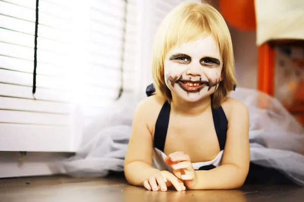 Familia Feliz Con Los Niños Trajes Maquillaje Celebración Hallowee —  Fotos de Stock