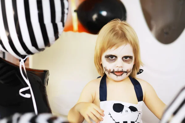 Familia Feliz Con Los Niños Trajes Maquillaje Celebración Hallowee —  Fotos de Stock