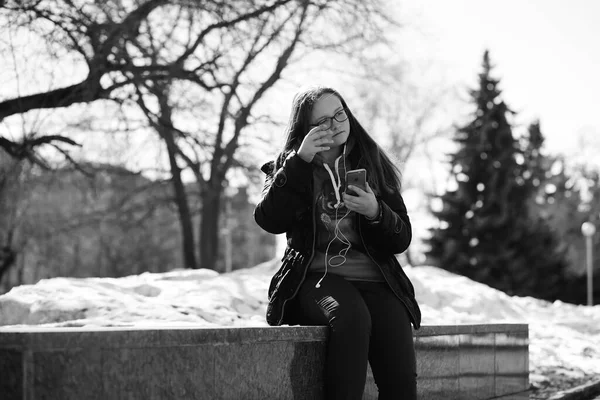 Black White Photo Young Girl Walk — Stock Photo, Image