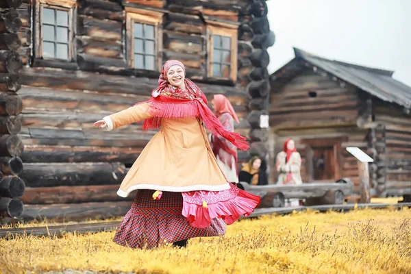 Traditionella Slaviska Ritualer Rustik Stil Utomhus Sommaren Slavisk Bondgård Bönder — Stockfoto