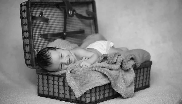 Newborn Baby Lying Blanket Sleeping — Stock Photo, Image