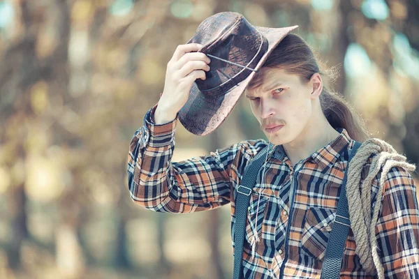 Cowboy Com Chapéu Campo Outono — Fotografia de Stock