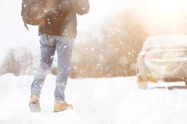 Man Car Winter Road Walk Car Repair — Stock Photo, Image