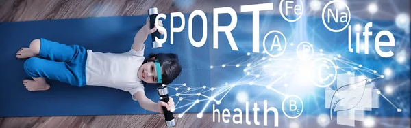 Esporte Estilo Vida Saudável Criança Praticando Esportes Casa Tapete Ioga — Fotografia de Stock